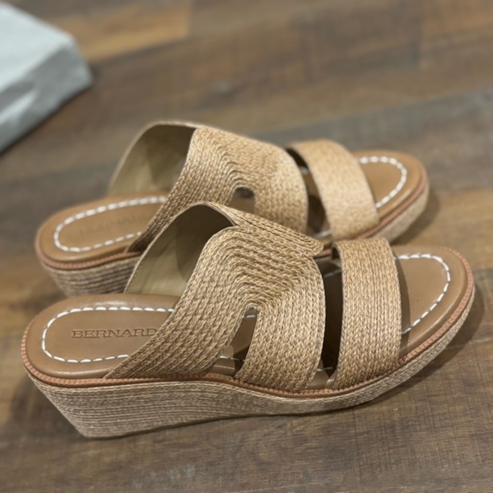 Bernardo Women's Size 8 Kaian Raffia Sand Multi Wedge‎ Heel Summer Sandals
